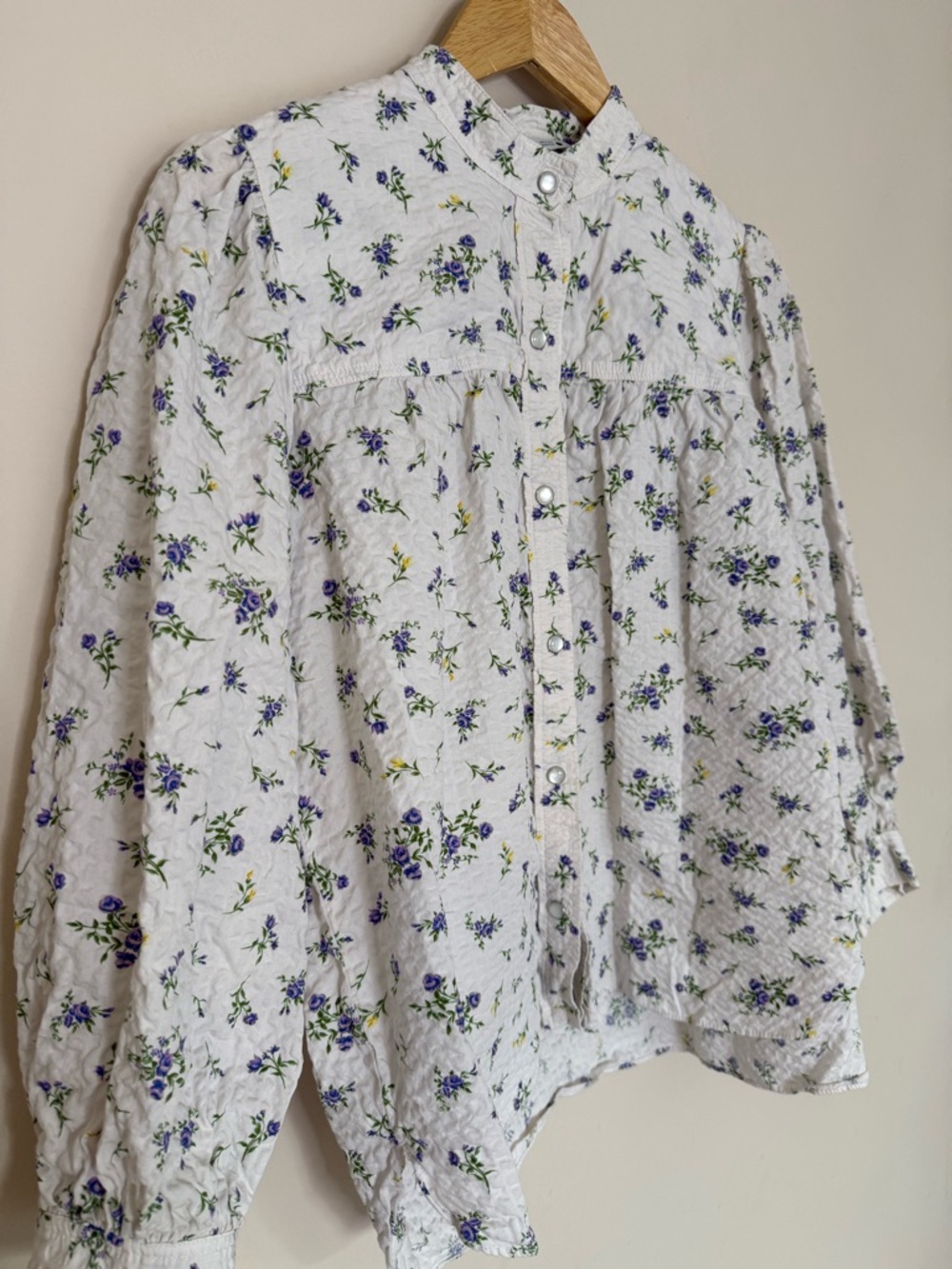 ZARA Women’s White Floral Button Front Blouse